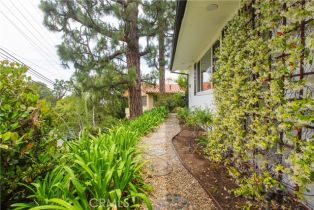 Single Family Residence, 14879 Jadestone dr, Sherman Oaks, CA 91403 - 5