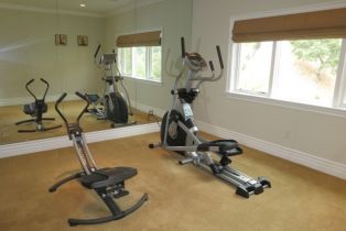 Single Family Residence, 2302 Crystal ln, Pasadena, CA 91107 - 16