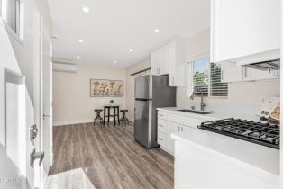 Single Family Residence, 15233 Camarillo st, Sherman Oaks, CA 91403 - 30