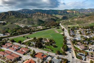 , 3941 Walnut ave, Simi Valley, CA 93063 - 4