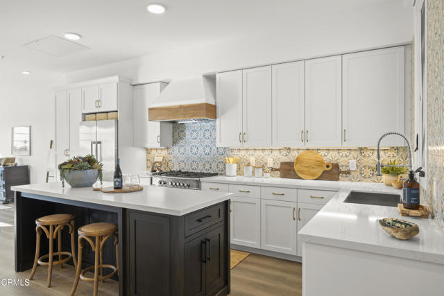 Condominium, 2176 E Main st, Ventura, CA 93001 - 1