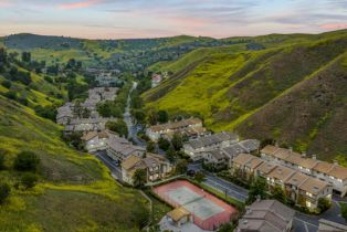 Condominium, 26011 Alizia Canyon dr, Calabasas, CA 91302 - 26