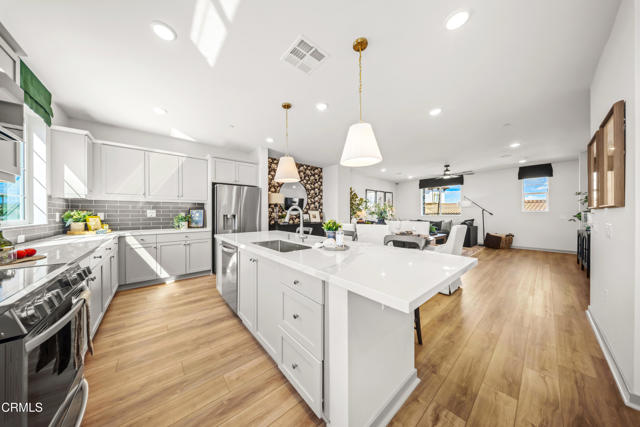 Condominium, 592 Via Chelsea, Camarillo, CA 93012 - 1