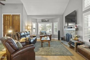 Single Family Residence, 2061 Via Montecito, Camarillo, CA 93012 - 8