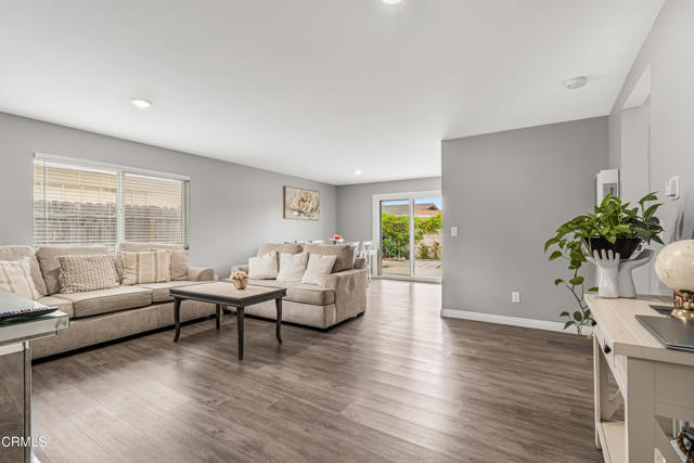 Single Family Residence, 124 Driskill st, Oxnard, CA 93030 - 1