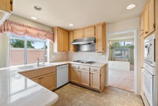 Single Family Residence, 712 Rosebud dr, Oxnard, CA 93036 - 4