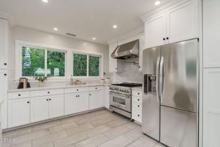 Single Family Residence, 703 Colina ln, Santa Barbara, CA 93103 - 12