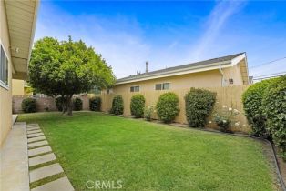 Residential Income, 21733 Tuba st, Chatsworth, CA 91311 - 21