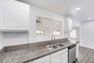 Residential Income, 21733 Tuba st, Chatsworth, CA 91311 - 6