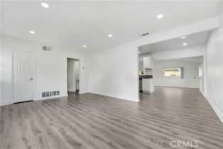 Residential Income, 21733 Tuba st, Chatsworth, CA 91311 - 8