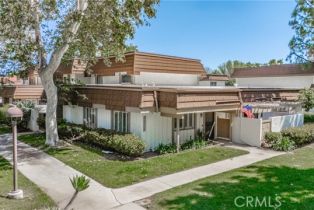 Condominium, 10100 Larwin AVE, Chatsworth, CA  Chatsworth, CA 91311