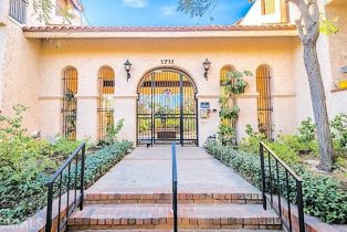 Condominium, 1711 Grismer AVE, Burbank, CA  Burbank, CA 91504